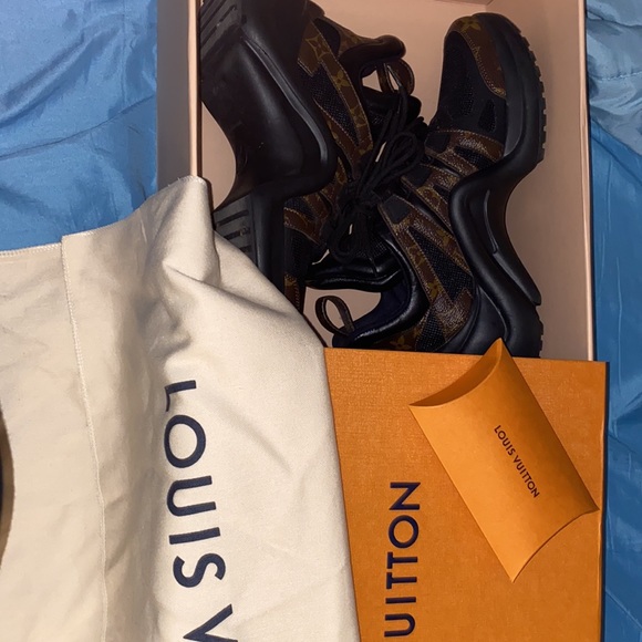 Got another color so I want to sell these. - Picture 4 of 4